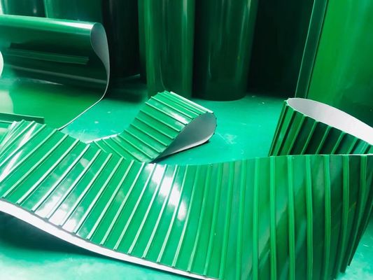 Schwarze/Grüne/weiße/der guten Qualität des PVC-Förderbandes schnell Lieferfrist nach Maß