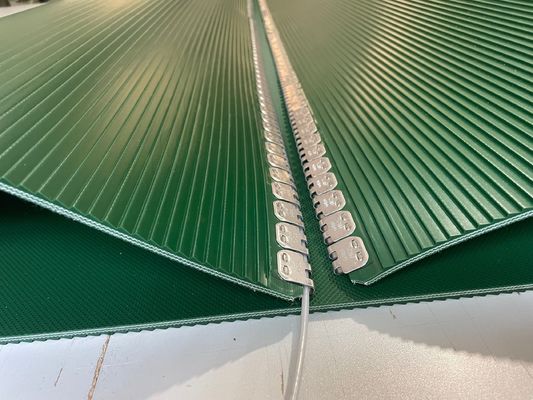 PVC-Förderband-Schwarz-nach Maß grünes Weiß mit unterschiedlichem Gelenk